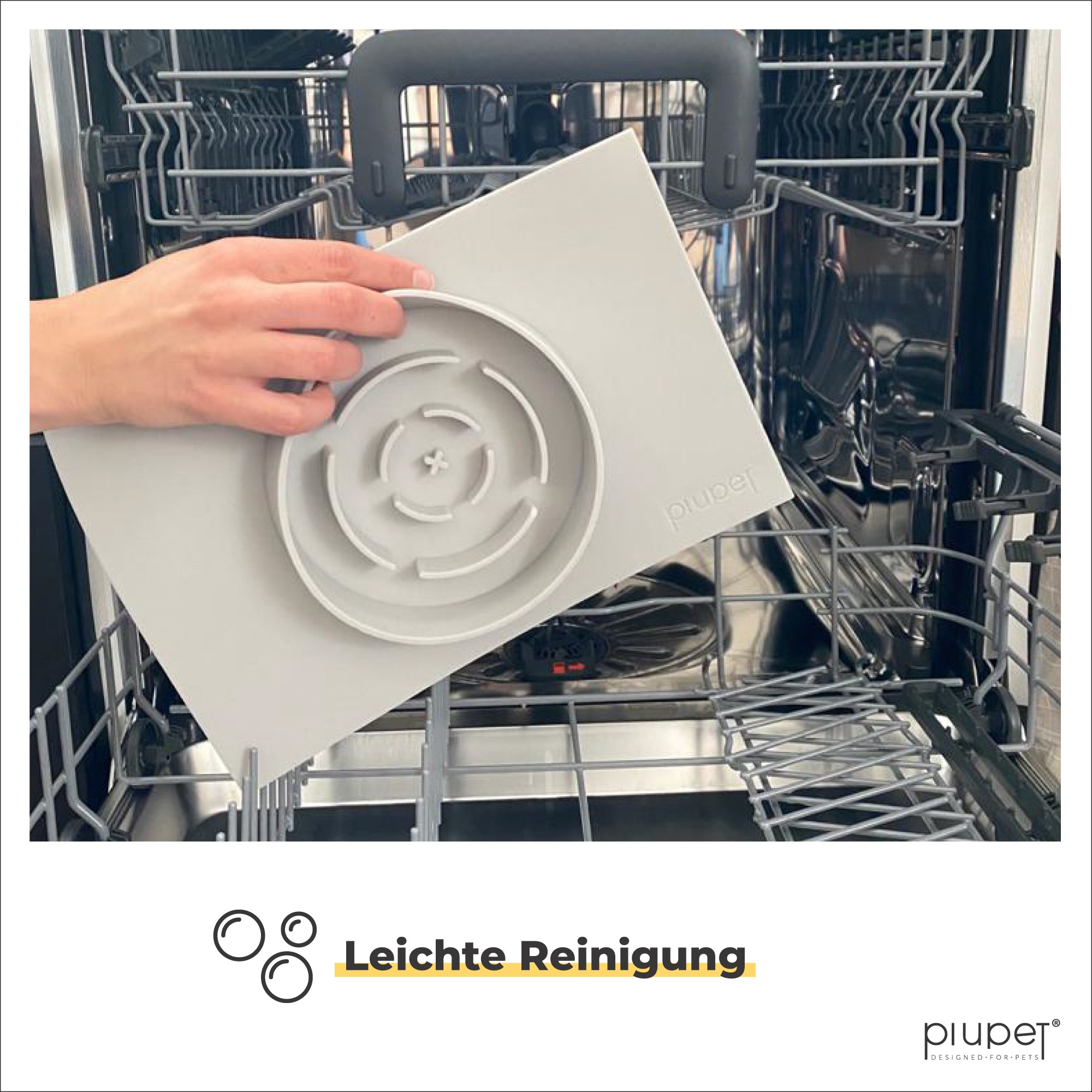 Napf wird in die Spülmaschine gelegt. Für schnelle und leichte Reinigung.