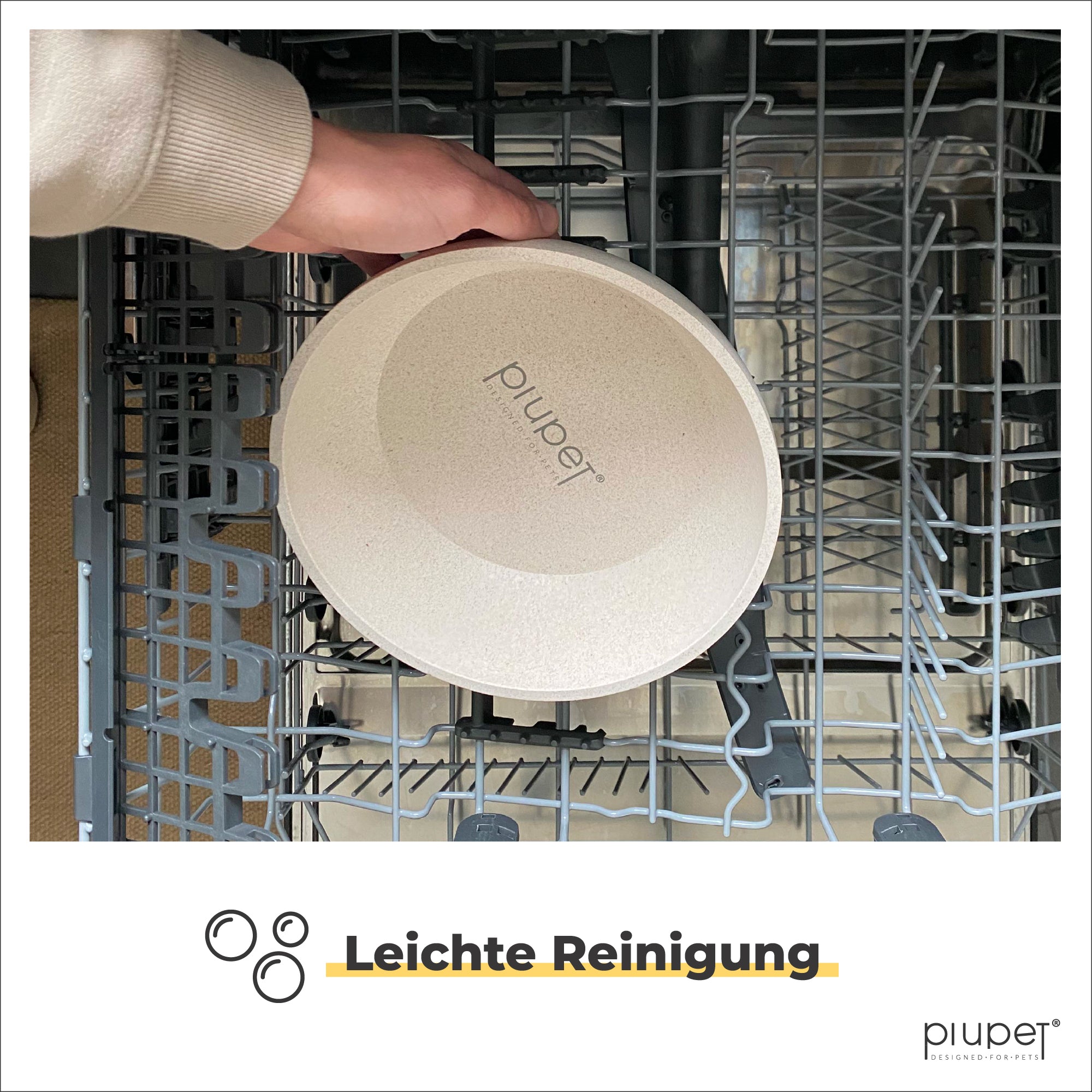 Hundenapf wird in einer Spülmaschine platziert und gereinigt. Der Napf ist spülmaschinenfest und leicht zu reinigen.